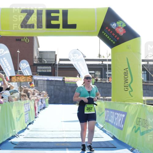 10.08.2025 - GEWOBA Citytriathlon Bremen H.Heesch http://msf.ph/oto/8557902 10.08.2025 15:42:19 Ziel 357, 508, 512 meine-sportfotos.de