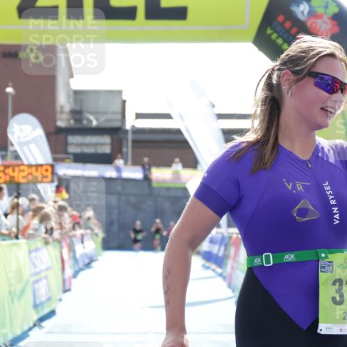 10.08.2025 - GEWOBA Citytriathlon Bremen H.Heesch http://msf.ph/oto/8557919 10.08.2025 15:42:53 Ziel 378, 433, 518 meine-sportfotos.de