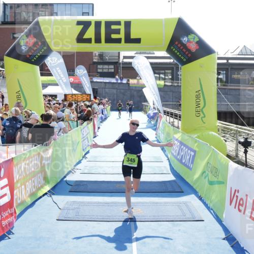 10.08.2025 - GEWOBA Citytriathlon Bremen H.Heesch http://msf.ph/oto/8557948 10.08.2025 15:43:38 Ziel 345 meine-sportfotos.de