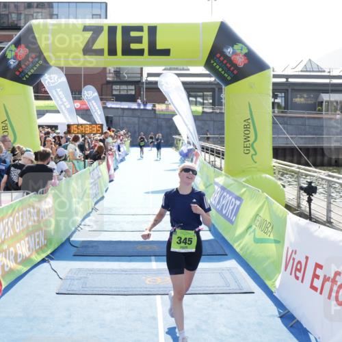 10.08.2025 - GEWOBA Citytriathlon Bremen H.Heesch http://msf.ph/oto/8557950 10.08.2025 15:43:39 Ziel 345 meine-sportfotos.de