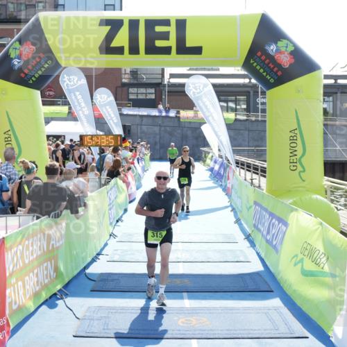 10.08.2025 - GEWOBA Citytriathlon Bremen H.Heesch http://msf.ph/oto/8557966 10.08.2025 15:43:55 Ziel 276, 315, 489 meine-sportfotos.de