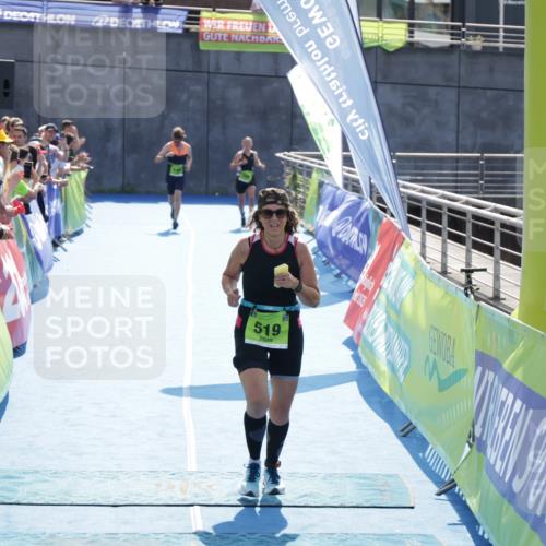 10.08.2025 - GEWOBA Citytriathlon Bremen H.Heesch http://msf.ph/oto/8557977 10.08.2025 15:44:14 Ziel 519 meine-sportfotos.de