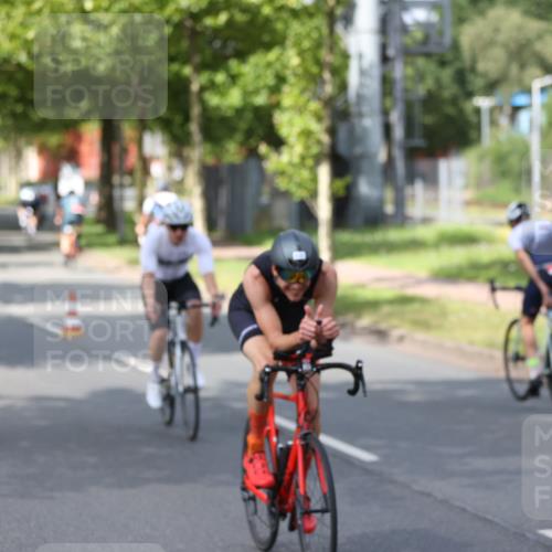 10.08.2025 - GEWOBA Citytriathlon Bremen Yannick Fuchs http://msf.ph/oto/8557983 10.08.2025 12:28:30 Radfahren 612, 622, 625, 629, 685, 732, 812, 816, 828, 941, 980, 981 meine-sportfotos.de