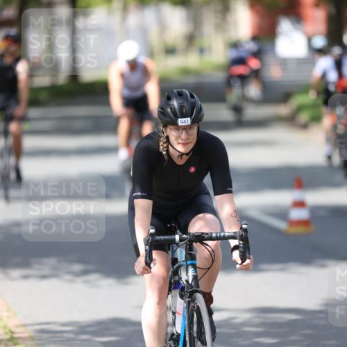 10.08.2025 - GEWOBA Citytriathlon Bremen Yannick Fuchs http://msf.ph/oto/8557993 10.08.2025 12:28:35 Radfahren 612, 622, 625, 629, 732, 812, 816, 828, 941, 980, 981 meine-sportfotos.de