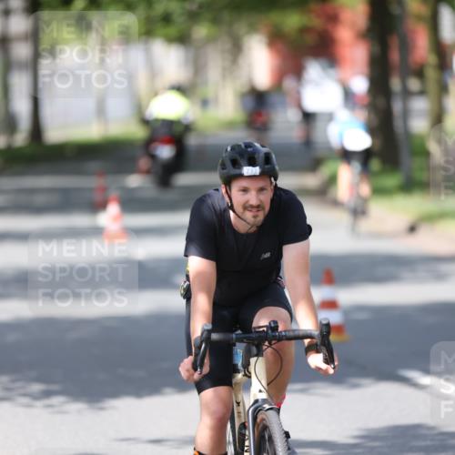 10.08.2025 - GEWOBA Citytriathlon Bremen Yannick Fuchs http://msf.ph/oto/8558003 10.08.2025 12:28:38 Radfahren 612, 622, 625, 629, 732, 812, 816, 828, 941, 980, 981 meine-sportfotos.de