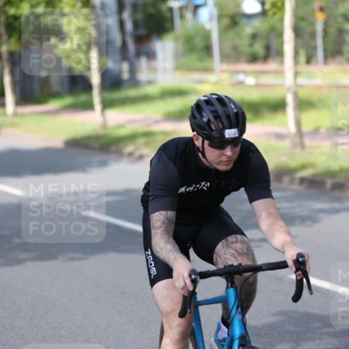 10.08.2025 - GEWOBA Citytriathlon Bremen Yannick Fuchs http://msf.ph/oto/8558007 10.08.2025 12:29:16 Radfahren 576, 583, 605, 656, 679, 799, 1007, 1030 meine-sportfotos.de