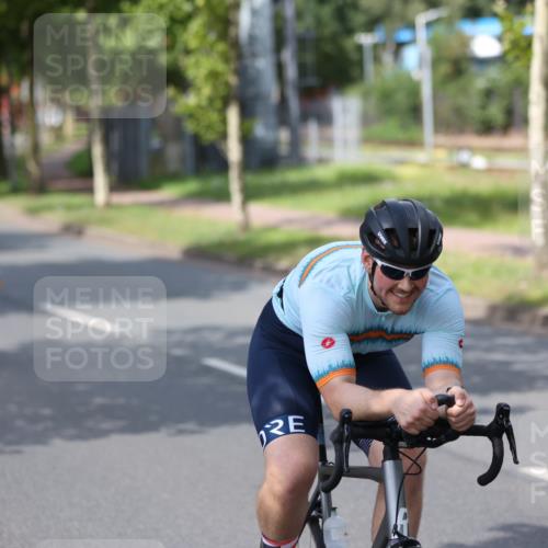 10.08.2025 - GEWOBA Citytriathlon Bremen Yannick Fuchs http://msf.ph/oto/8558008 10.08.2025 12:29:17 Radfahren 576, 583, 605, 656, 679, 771, 799, 1007, 1030 meine-sportfotos.de