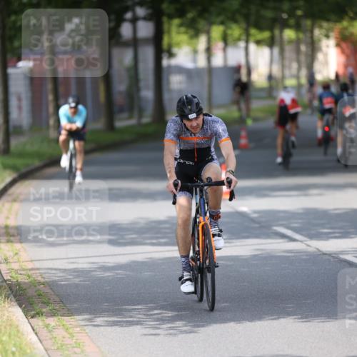 10.08.2025 - GEWOBA Citytriathlon Bremen Yannick Fuchs http://msf.ph/oto/8558024 10.08.2025 12:29:23 Radfahren 576, 583, 605, 656, 679, 687, 771, 799, 927, 1007, 1030 meine-sportfotos.de
