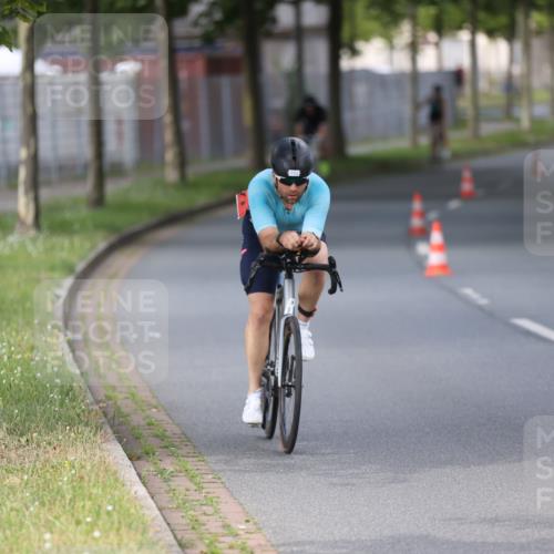 10.08.2025 - GEWOBA Citytriathlon Bremen Yannick Fuchs http://msf.ph/oto/8558032 10.08.2025 12:29:26 Radfahren 576, 583, 605, 645, 656, 679, 687, 771, 799, 927, 1007, 1030 meine-sportfotos.de