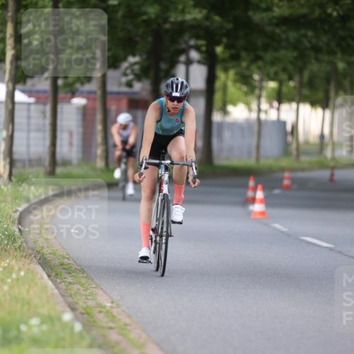 10.08.2025 - GEWOBA Citytriathlon Bremen Yannick Fuchs http://msf.ph/oto/8558045 10.08.2025 12:29:34 Radfahren 583, 645, 679, 687, 751, 771, 799, 922, 927, 1030 meine-sportfotos.de
