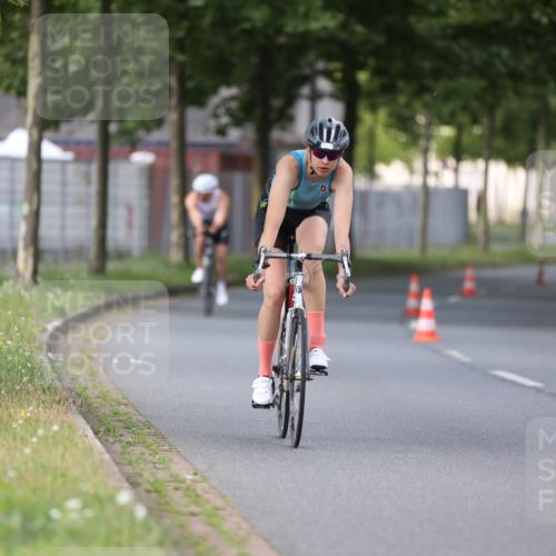 10.08.2025 - GEWOBA Citytriathlon Bremen Yannick Fuchs http://msf.ph/oto/8558046 10.08.2025 12:29:34 Radfahren 583, 645, 679, 687, 751, 771, 799, 922, 927, 1030 meine-sportfotos.de