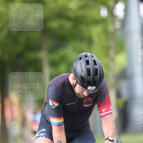 10.08.2025 - GEWOBA Citytriathlon Bremen Yannick Fuchs http://msf.ph/oto/8558078 10.08.2025 12:29:46 Radfahren 645, 687, 688, 699, 751, 922, 927, 942 meine-sportfotos.de