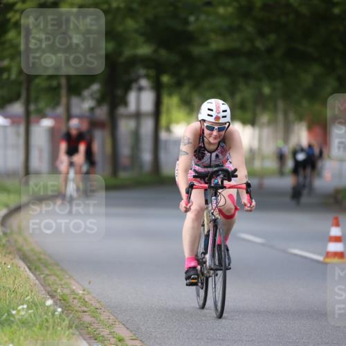 10.08.2025 - GEWOBA Citytriathlon Bremen Yannick Fuchs http://msf.ph/oto/8558081 10.08.2025 12:29:52 Radfahren 640, 675, 688, 699, 751, 769, 875, 922, 942, 960 meine-sportfotos.de