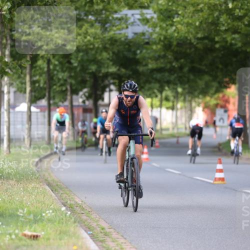 10.08.2025 - GEWOBA Citytriathlon Bremen Yannick Fuchs http://msf.ph/oto/8558093 10.08.2025 12:29:57 Radfahren 640, 675, 688, 699, 717, 751, 760, 769, 875, 942, 960 meine-sportfotos.de