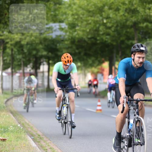 10.08.2025 - GEWOBA Citytriathlon Bremen Yannick Fuchs http://msf.ph/oto/8558106 10.08.2025 12:30:01 Radfahren 640, 675, 688, 699, 717, 760, 769, 875, 884, 942, 960 meine-sportfotos.de