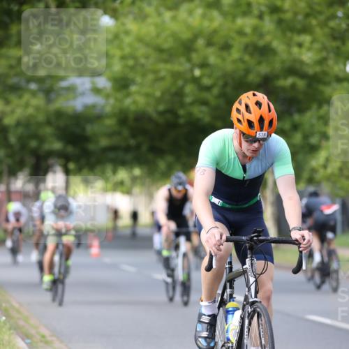 10.08.2025 - GEWOBA Citytriathlon Bremen Yannick Fuchs http://msf.ph/oto/8558108 10.08.2025 12:30:01 Radfahren 640, 675, 688, 699, 717, 760, 769, 875, 884, 942, 960 meine-sportfotos.de