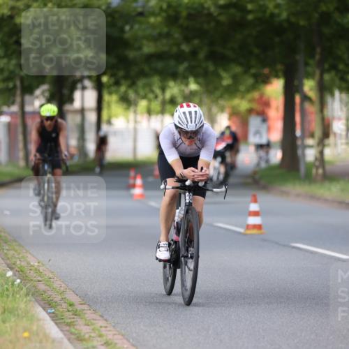 10.08.2025 - GEWOBA Citytriathlon Bremen Yannick Fuchs http://msf.ph/oto/8558113 10.08.2025 12:30:04 Radfahren 640, 675, 688, 699, 717, 760, 769, 875, 884, 935, 960, 1013 meine-sportfotos.de