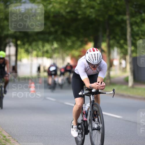 10.08.2025 - GEWOBA Citytriathlon Bremen Yannick Fuchs http://msf.ph/oto/8558115 10.08.2025 12:30:04 Radfahren 640, 675, 688, 699, 717, 760, 769, 875, 884, 935, 960, 1013 meine-sportfotos.de