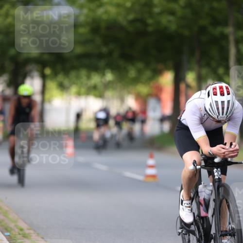10.08.2025 - GEWOBA Citytriathlon Bremen Yannick Fuchs http://msf.ph/oto/8558116 10.08.2025 12:30:04 Radfahren 640, 675, 688, 699, 717, 760, 769, 875, 884, 935, 960, 1013 meine-sportfotos.de