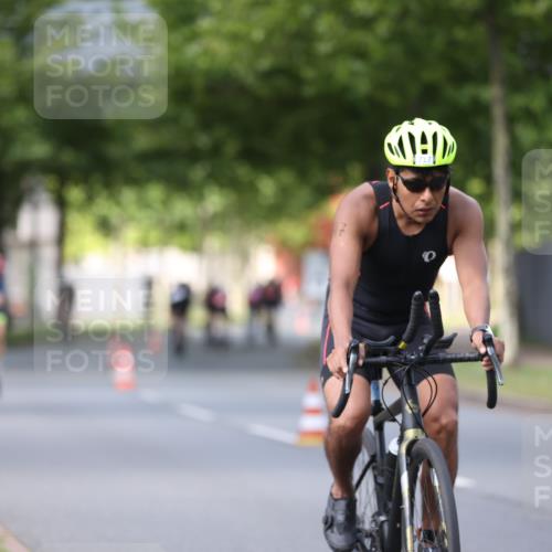 10.08.2025 - GEWOBA Citytriathlon Bremen Yannick Fuchs http://msf.ph/oto/8558123 10.08.2025 12:30:06 Radfahren 640, 675, 699, 717, 760, 769, 875, 884, 935, 960, 1013 meine-sportfotos.de