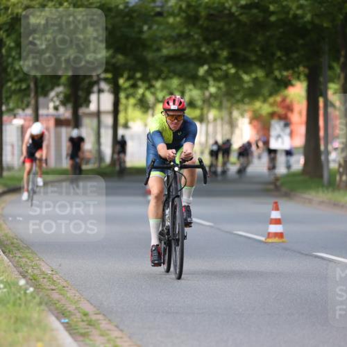 10.08.2025 - GEWOBA Citytriathlon Bremen Yannick Fuchs http://msf.ph/oto/8558126 10.08.2025 12:30:08 Radfahren 640, 675, 717, 722, 760, 769, 875, 884, 935, 943, 960, 1013 meine-sportfotos.de