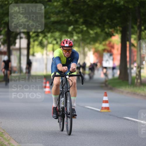 10.08.2025 - GEWOBA Citytriathlon Bremen Yannick Fuchs http://msf.ph/oto/8558127 10.08.2025 12:30:08 Radfahren 640, 675, 717, 722, 760, 769, 875, 884, 935, 943, 960, 1013 meine-sportfotos.de