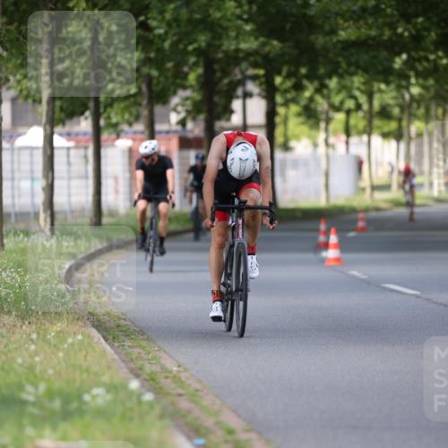 10.08.2025 - GEWOBA Citytriathlon Bremen Yannick Fuchs http://msf.ph/oto/8558131 10.08.2025 12:30:10 Radfahren 640, 675, 717, 722, 745, 760, 769, 823, 875, 884, 935, 943, 960, 1013 meine-sportfotos.de