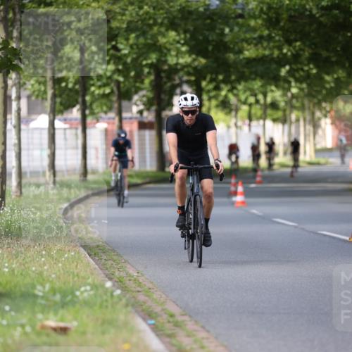 10.08.2025 - GEWOBA Citytriathlon Bremen Yannick Fuchs http://msf.ph/oto/8558137 10.08.2025 12:30:12 Radfahren 640, 675, 717, 722, 745, 760, 769, 823, 875, 884, 935, 943, 960, 1013 meine-sportfotos.de