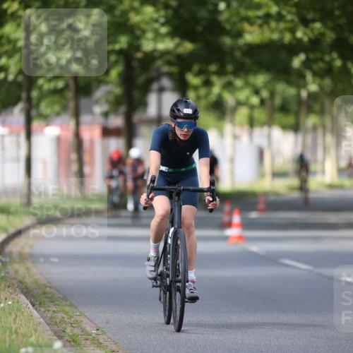 10.08.2025 - GEWOBA Citytriathlon Bremen Yannick Fuchs http://msf.ph/oto/8558143 10.08.2025 12:30:15 Radfahren 640, 675, 717, 722, 733, 745, 760, 769, 823, 875, 884, 935, 943, 960, 1013 meine-sportfotos.de