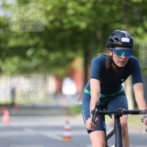 10.08.2025 - GEWOBA Citytriathlon Bremen Yannick Fuchs http://msf.ph/oto/8558149 10.08.2025 12:30:16 Radfahren 640, 717, 722, 733, 745, 760, 769, 823, 875, 884, 935, 943, 960, 1013 meine-sportfotos.de