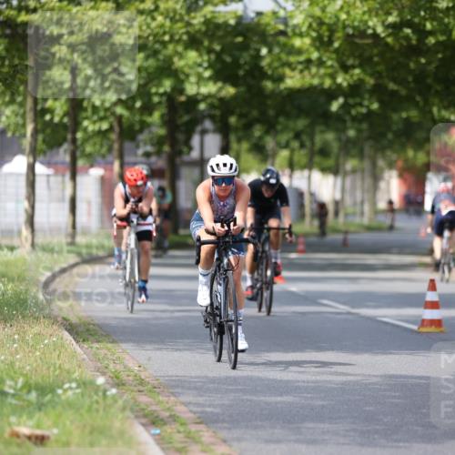 10.08.2025 - GEWOBA Citytriathlon Bremen Yannick Fuchs http://msf.ph/oto/8558151 10.08.2025 12:30:19 Radfahren 722, 733, 745, 760, 767, 823, 884, 932, 935, 943, 1013 meine-sportfotos.de