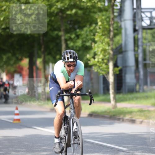 10.08.2025 - GEWOBA Citytriathlon Bremen Yannick Fuchs http://msf.ph/oto/8558170 10.08.2025 12:30:24 Radfahren 722, 733, 745, 767, 823, 884, 924, 932, 935, 943, 1013 meine-sportfotos.de