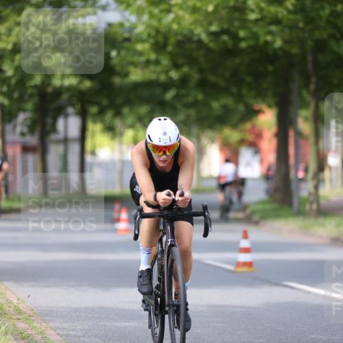10.08.2025 - GEWOBA Citytriathlon Bremen Yannick Fuchs http://msf.ph/oto/8558176 10.08.2025 12:30:27 Radfahren 722, 733, 745, 767, 823, 924, 932, 935, 943, 1011, 1013 meine-sportfotos.de