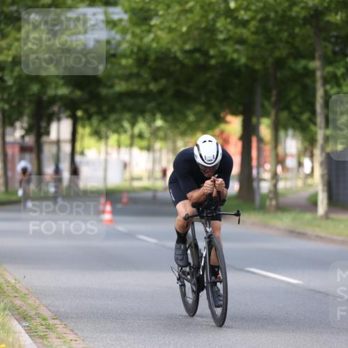 10.08.2025 - GEWOBA Citytriathlon Bremen Yannick Fuchs http://msf.ph/oto/8558187 10.08.2025 12:30:35 Radfahren 733, 745, 767, 823, 924, 932, 937, 1011, 1022, 1026 meine-sportfotos.de