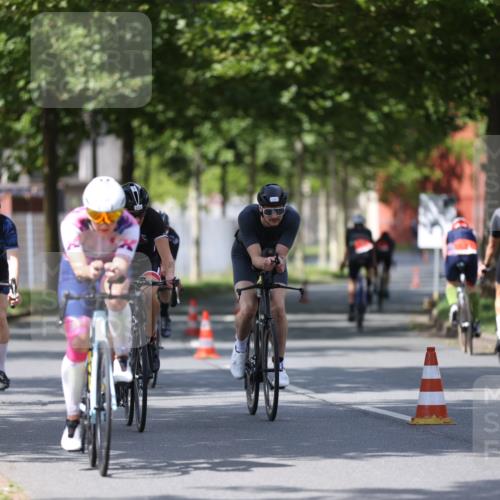 10.08.2025 - GEWOBA Citytriathlon Bremen Yannick Fuchs http://msf.ph/oto/8558216 10.08.2025 12:30:46 Radfahren 587, 752, 916, 924, 937, 951, 1011, 1020, 1022, 1026 meine-sportfotos.de