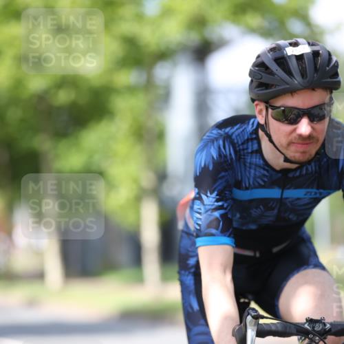 10.08.2025 - GEWOBA Citytriathlon Bremen Yannick Fuchs http://msf.ph/oto/8558228 10.08.2025 12:30:49 Radfahren 587, 752, 916, 924, 937, 951, 1011, 1020, 1022, 1026 meine-sportfotos.de