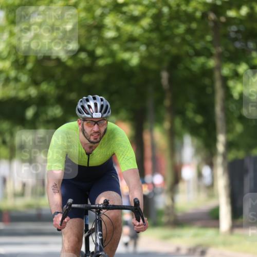 10.08.2025 - GEWOBA Citytriathlon Bremen Yannick Fuchs http://msf.ph/oto/8558234 10.08.2025 12:30:53 Radfahren 587, 752, 916, 937, 951, 1020, 1022, 1026 meine-sportfotos.de