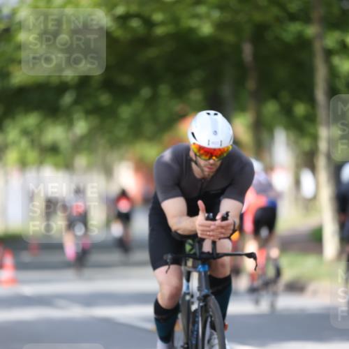 10.08.2025 - GEWOBA Citytriathlon Bremen Yannick Fuchs http://msf.ph/oto/8558239 10.08.2025 12:31:09 Radfahren 575, 621, 630, 692, 753, 801 meine-sportfotos.de