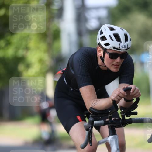10.08.2025 - GEWOBA Citytriathlon Bremen Yannick Fuchs http://msf.ph/oto/8558251 10.08.2025 12:31:18 Radfahren 575, 616, 621, 630, 692, 753, 801, 894, 905 meine-sportfotos.de