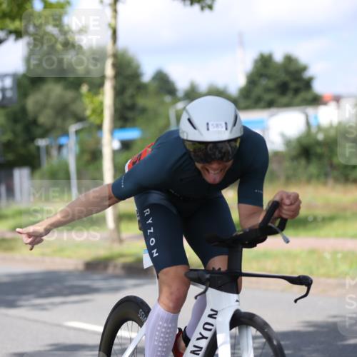 10.08.2025 - GEWOBA Citytriathlon Bremen Yannick Fuchs http://msf.ph/oto/8558263 10.08.2025 12:31:23 Radfahren 564, 575, 616, 621, 630, 649, 753, 788, 793, 801, 863, 894, 905 meine-sportfotos.de