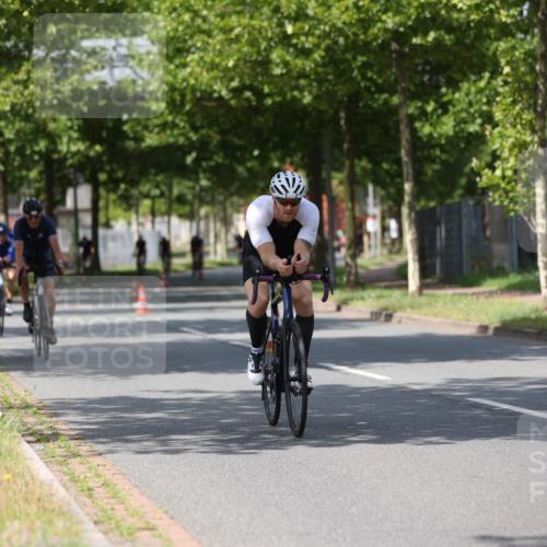 10.08.2025 - GEWOBA Citytriathlon Bremen Yannick Fuchs http://msf.ph/oto/8558269 10.08.2025 12:31:25 Radfahren 564, 575, 616, 630, 649, 753, 788, 793, 863, 894, 905 meine-sportfotos.de