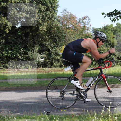 10.08.2025 - GEWOBA Citytriathlon Bremen Yannick Fuchs http://msf.ph/oto/8558280 10.08.2025 10:27:19 Radfahren 351, 437, 511 meine-sportfotos.de