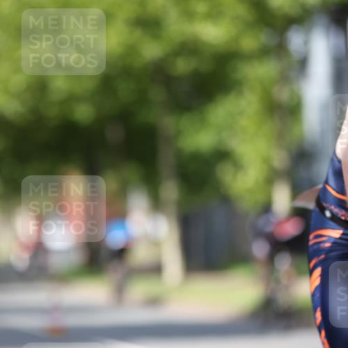 10.08.2025 - GEWOBA Citytriathlon Bremen Yannick Fuchs http://msf.ph/oto/8558301 10.08.2025 12:31:34 Radfahren 564, 616, 649, 654, 655, 666, 788, 793, 863, 894, 905, 950 meine-sportfotos.de