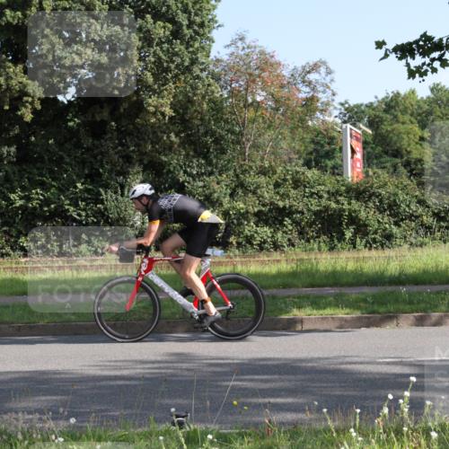 10.08.2025 - GEWOBA Citytriathlon Bremen Yannick Fuchs http://msf.ph/oto/8558303 10.08.2025 10:28:23 Radfahren 425 meine-sportfotos.de