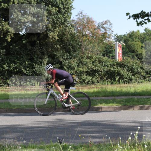 10.08.2025 - GEWOBA Citytriathlon Bremen Yannick Fuchs http://msf.ph/oto/8558309 10.08.2025 10:28:26 Radfahren 425 meine-sportfotos.de