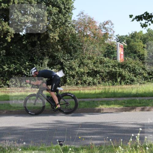 10.08.2025 - GEWOBA Citytriathlon Bremen Yannick Fuchs http://msf.ph/oto/8558312 10.08.2025 10:28:37 Radfahren  meine-sportfotos.de