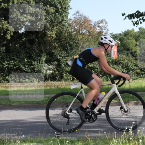 10.08.2025 - GEWOBA Citytriathlon Bremen Yannick Fuchs http://msf.ph/oto/8558319 10.08.2025 10:28:54 Radfahren 424, 459 meine-sportfotos.de