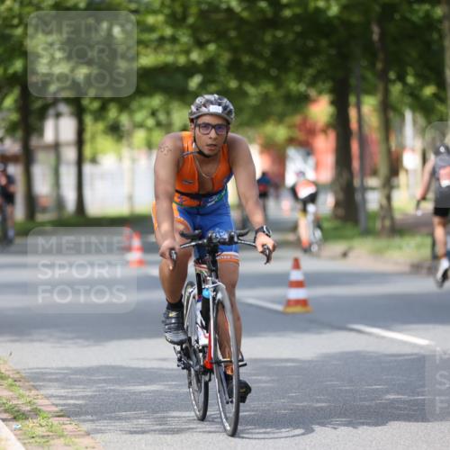 10.08.2025 - GEWOBA Citytriathlon Bremen Yannick Fuchs http://msf.ph/oto/8558323 10.08.2025 12:31:39 Radfahren 564, 616, 649, 654, 655, 666, 667, 788, 793, 863, 894, 950 meine-sportfotos.de