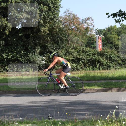 10.08.2025 - GEWOBA Citytriathlon Bremen Yannick Fuchs http://msf.ph/oto/8558325 10.08.2025 10:29:03 Radfahren 412, 424, 459 meine-sportfotos.de