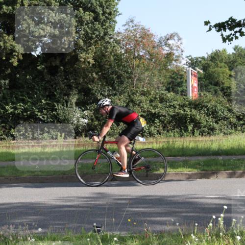 10.08.2025 - GEWOBA Citytriathlon Bremen Yannick Fuchs http://msf.ph/oto/8558331 10.08.2025 10:29:08 Radfahren 412, 424, 510 meine-sportfotos.de